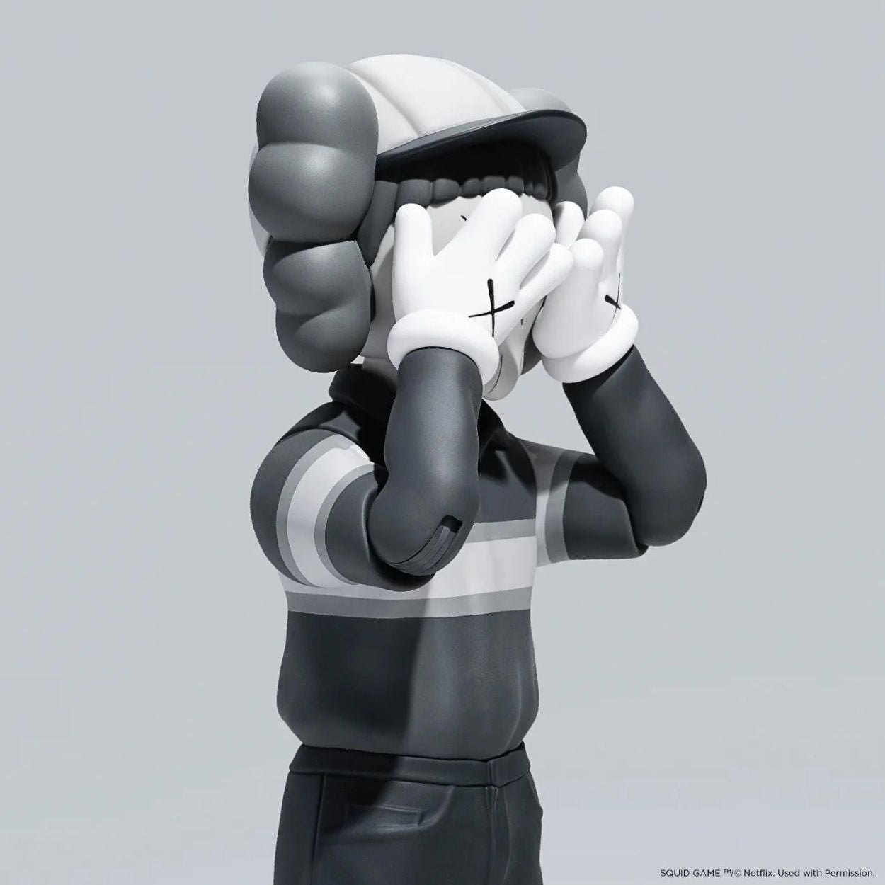 KAWS x Squid Game Chul-Su (Mono version) 15" vinylová figurka
