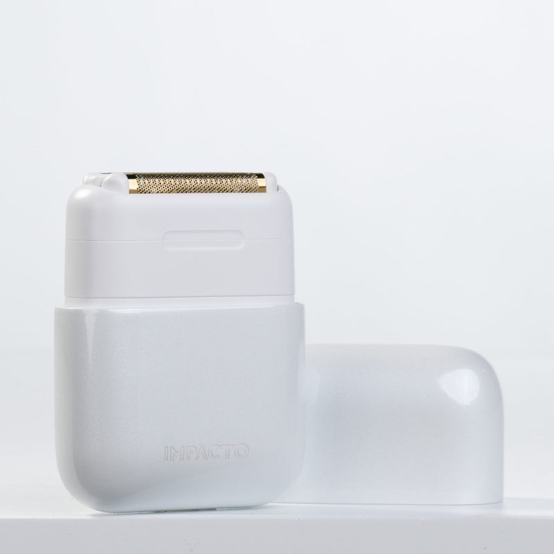 Cocco Impacto Shaver White kompaktní planžetový holicí strojek