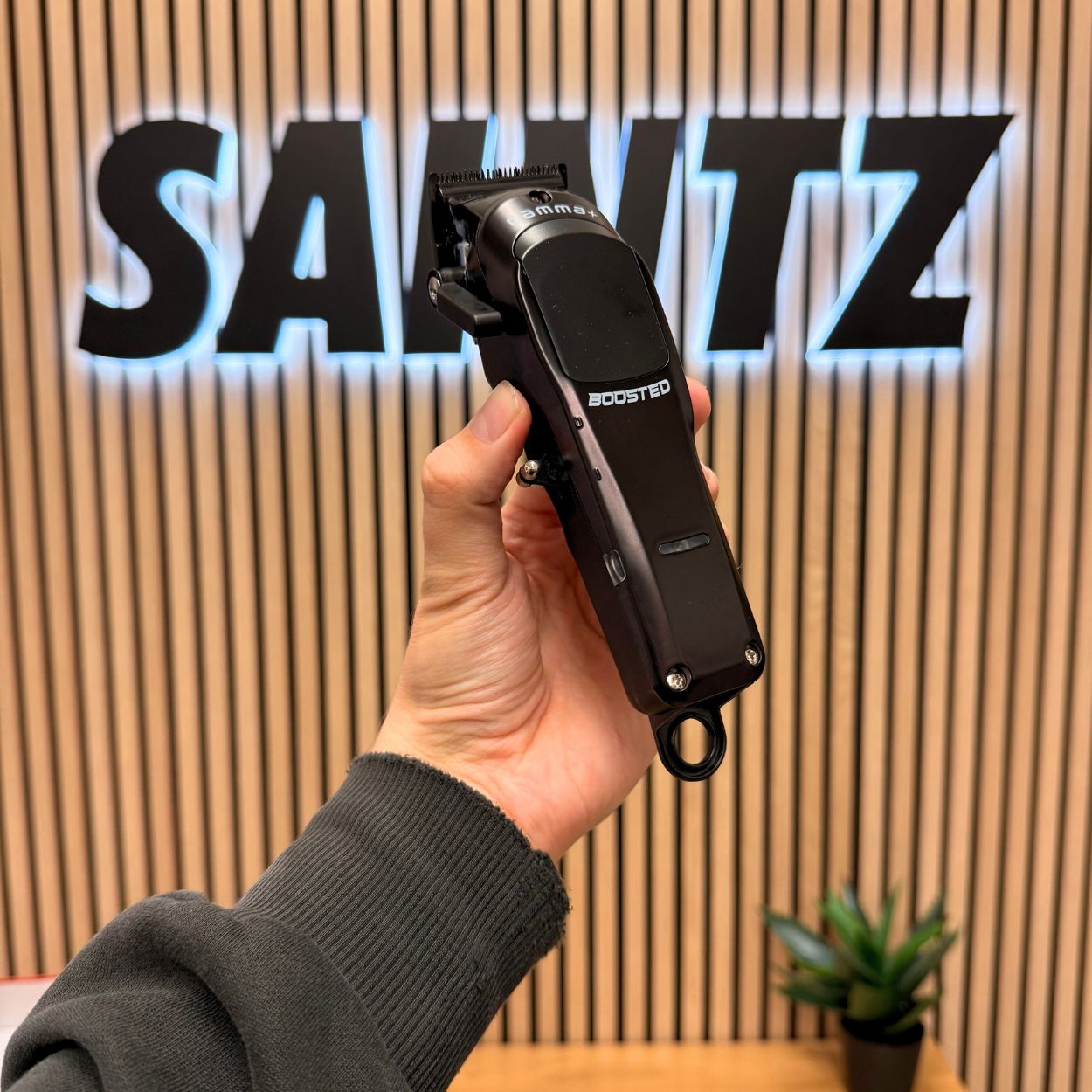 GAMMA+ BOOSTED Clipper profesionální strojek na vlasy